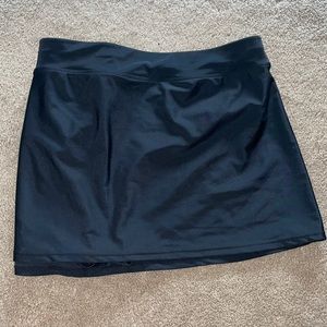 Basic Editions black swim skirt size 10